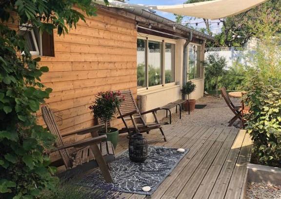 Besancon Appartement | - Le Patio - Calme, Chaleureux, Unique
