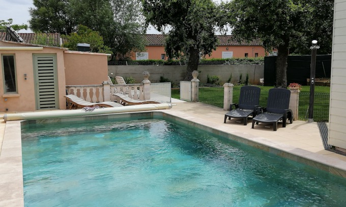 Saint-Martin-de-Crau Cottage | GITES " LE PATIO" POUR DEUX PERSONNES AVEC PISCINE A LA SEMAINE SAMEDI AU SAMEDI