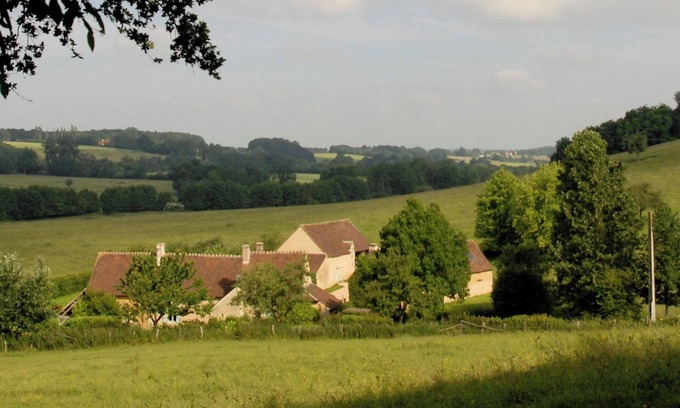 Saint-Aubin-des-Grois Lit Et Petit-Déjeuner | Le Pautonier. Guest house in Perche
