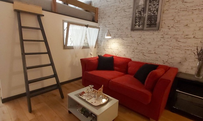 Villefranche-de-Rouergue Appartement | Le Petit Saint-Georges 2* : studio rénové tout équipé aux pieds de la Collégiale