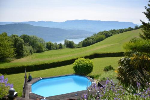 Ontex Maison | Le petit belvédère chalet avec piscine & vue lac