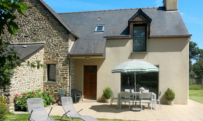 Le Tronchet Maison | Le Petit Maître by Interhome