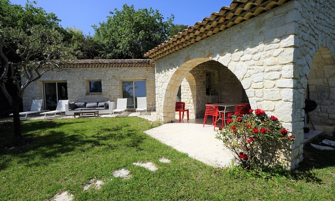 Tourrettes-sur-Loup Maison | le petit Mas, piscine chauffée (avril 2021) vue mer et collines
