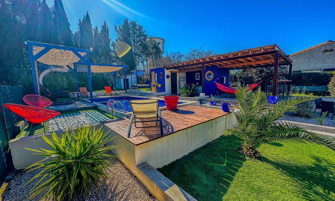Lavalette Villa | Le Petit Majorelle Francais, avec piscine et son jardin proche centre ville cité
