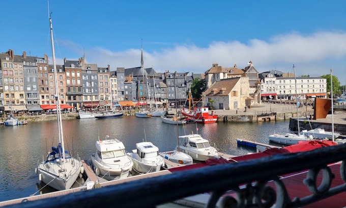 Enclos Appartement | Le Petit Navire - 4P - Vue sur le Port d'Honfleur