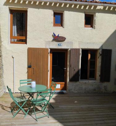 Le Vanneau-Irleau Maison | Le petit nid du marais