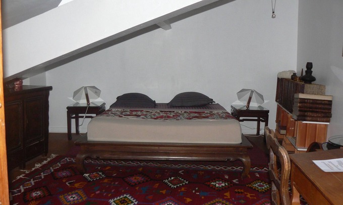 Clermont Ferrand City Centre Maison | LE PETIT SIAM - Chambre d'hôtes 1/2 pers avec SB privative - Centre Clermont-F