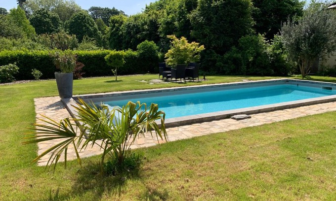 Menil Maison | Le Petit Vigneau