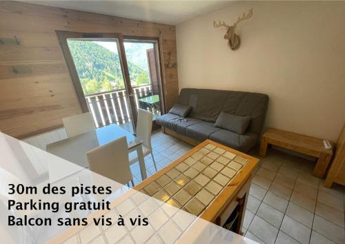 Saint-Jean-dʼAulps Appartement | Le Pied des Pistes A13, Joli Studio tout confort 4 pers, vue vallée imprenable, DRAPS NON COMPRIS