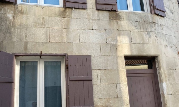 Marans Appartement | LE PIGEONIER DU DAUPHIN maison de ville proche La Rochelle