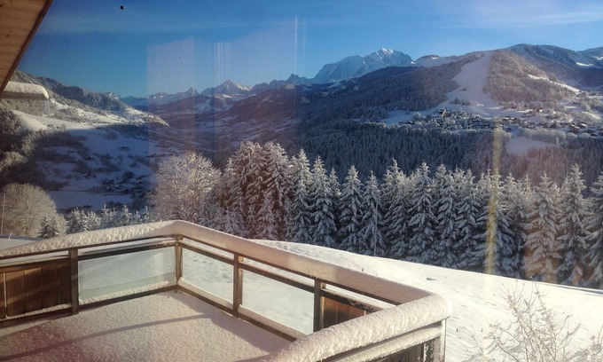 Saint-Nicolas-la-Chapelle Chalet De Ski | Le Plan 007 Chalet de 10 personnes face au Mont-Blanc avec une vue imprenable