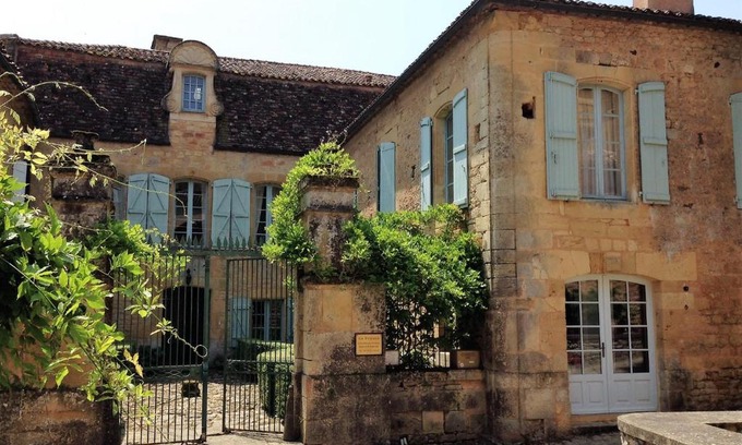 Biron Lit Et Petit-Déjeuner | Le Prieuré du Château de Biron
