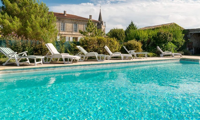 Virsac Maison | Particulier loue très grande maison de famille