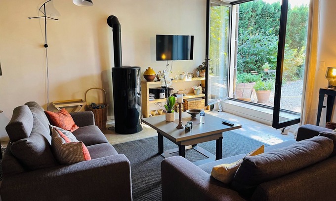 Puyvert Appartement | Le Provençal Duplex piscine jardin le Luberon