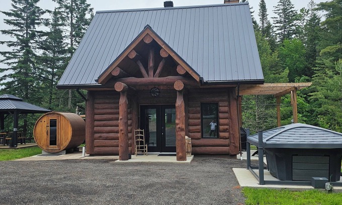 Mauricie Cabine | Le Refuge, Chutes à Lessard