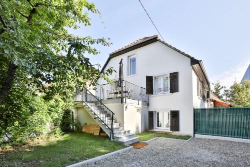 Brunstatt-Didenheim Appartement | le refuge fleuri T5 avec terrasse et jardin
