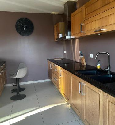 Janneyrias Appartement | le relai du parking fute