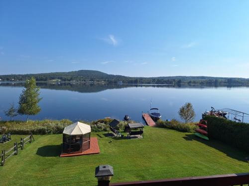Disraeli Chalet De Ski | Le Repos Du Lac Aylmer