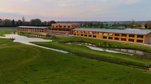 Lumigny-Nesles-Ormeaux Hôtel | Le Royaume des Lions