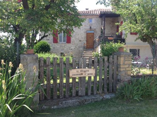 Aiguelèze Lit Et Petit-Déjeuner | le sécadou chambres et table d'hôtes