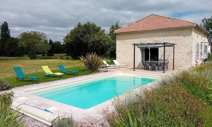 Saint-Martin-de-Villereal Maison | Le Saint SIB 47 gîte à la campagne pour 6 personnes avec piscine.