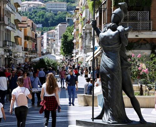 Cosenza Lit Et Petit-Déjeuner | Le Sculture B&B