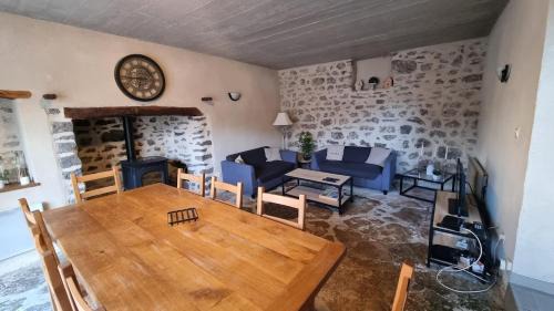 Villeneuve Maison | Le Soleil - Authentique - À 10 m du Château
