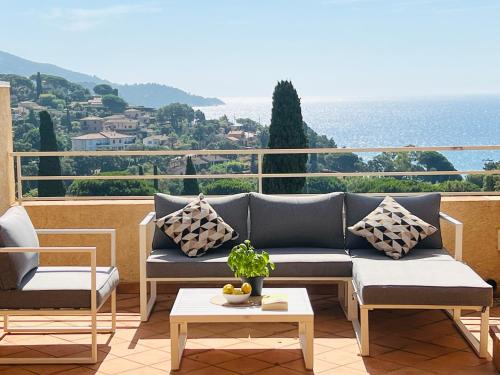 Le Lavandou Appartement | Le Soleil Bleu - Calme, Terrasse et Vue Mer