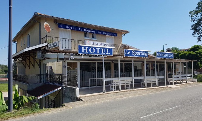 Beaumont-sur-Leze Hôtel | LE SPORTING