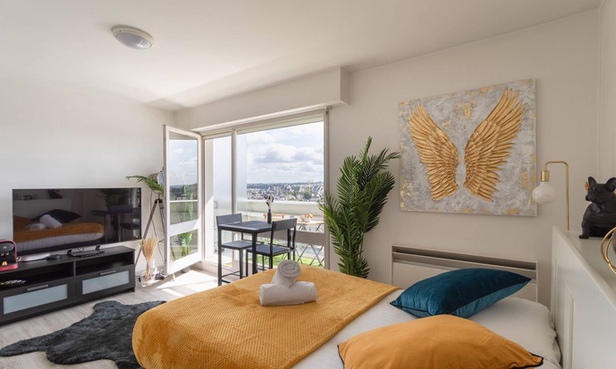 Bourg-l'Eveque Appartement | Le Studio de l'Ange - Vue imprenable