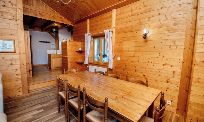Les Hopitaux-Vieux Appartement | Le Suchet apartment in a 1798 Comtoise farmhouse