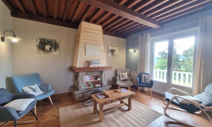 Saint-Georges-en-Couzan Maison | Le Temps des Cerises