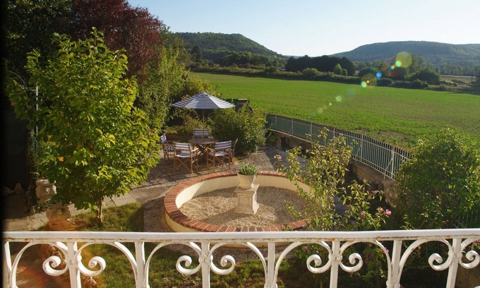 Sermizelles Maison | Le Trèfle de l'Impériale (les Gites de l'Impériale) House, garden & terrace