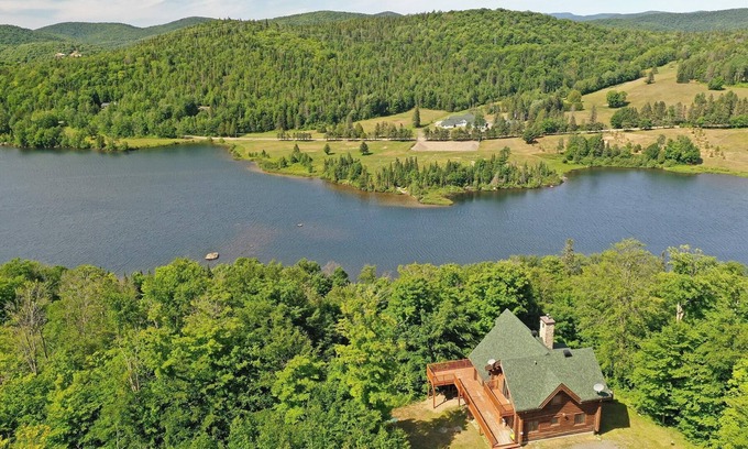 Saint-Faustin-Lac-Carre Chalet De Ski | Le Tranquille - Vue Magnifique - SPA et Billard