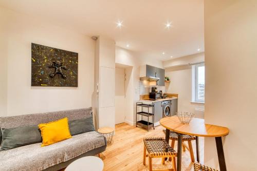 Tassin-la-Demi-Lune Appartement | Le Victor Hugo - T2 cosy Horloge-Tassin
