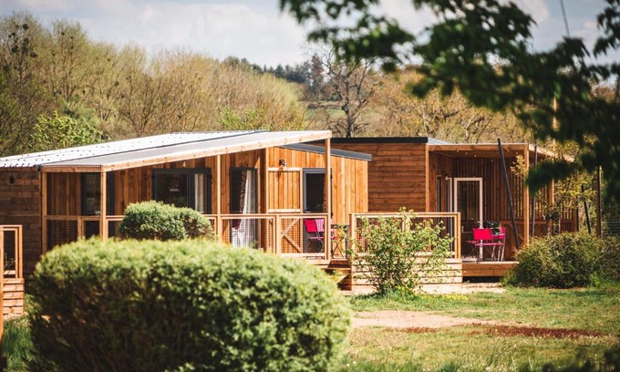 La Celle-Conde Station Balnéaire | Le Village de Cottages - Le Pôle du Cheval et de l'Âne