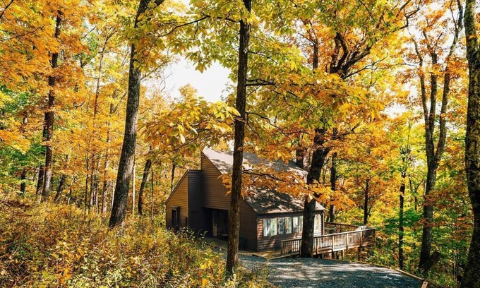 Wintergreen Cabine | Spring Getaway at Oak Ledge! Trails+Tastings+Peace