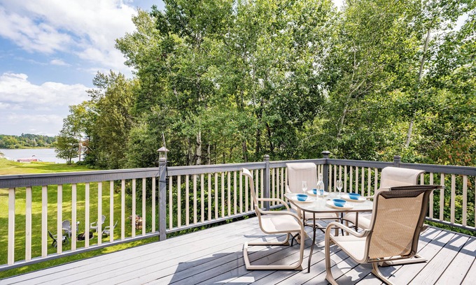 Duluth Maison | Leave it all behind when you stay in this charming Lakefront home on Fish Lake.