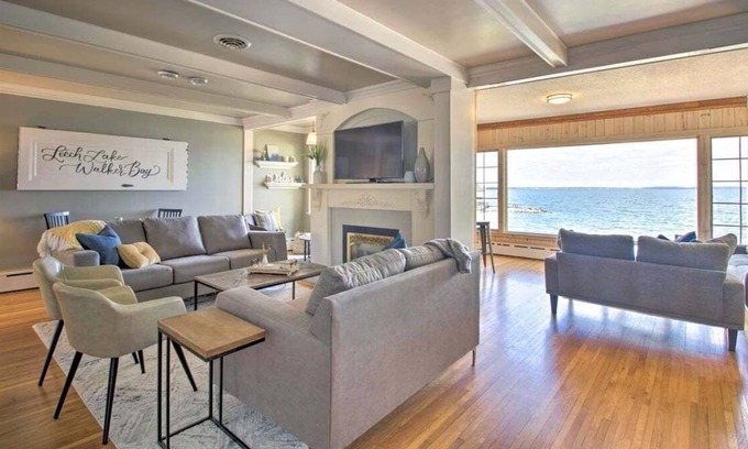 Walker Maison | Leech Lake Beauty: Spacious and Cozy lakefront home