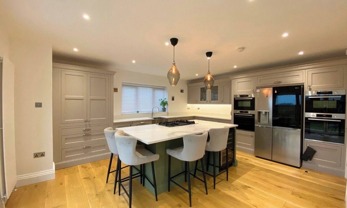 Chapeltown Maison | LeedsHouse/Sleeps9/PrivateGarden/Tv/Wifi