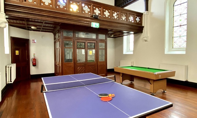 Broadstone Auberge | Leevin Hostel Mountjoy