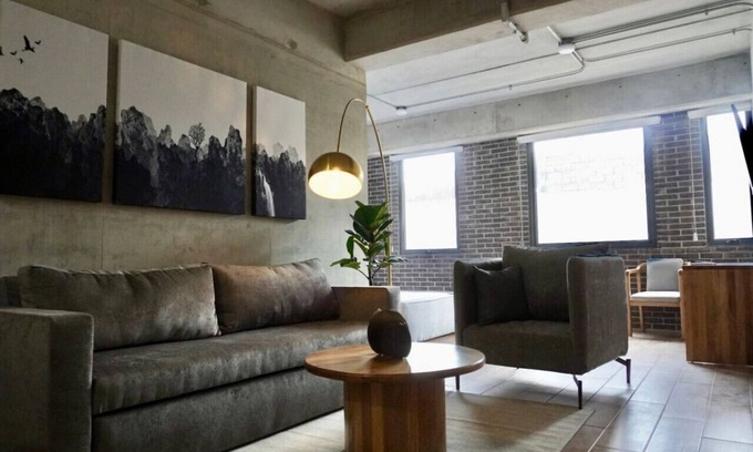 Zona Minerva Appartement | LEF 208 American Zone