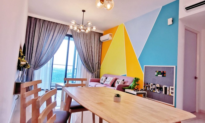 Medini Copropriété | Legoland Happy Wonder Suite/New and Stylish style/ 9pax /100mbs!/