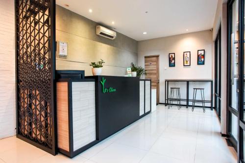 Jakarta Maison | LeGreen Suite Supomo