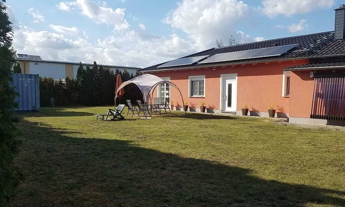 Suedwest Appartement | Leipzig dog / dogs on request; quiet location; garden; near the lake; Belantis