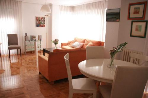 Valladolid Appartement | LEKKER&VIDA, Vivienda de Uso Turístico, céntrica, garaje en el edificio