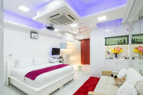 Gurugram Appartement | LeModCasa Pearl house, Smart luxurious comfort