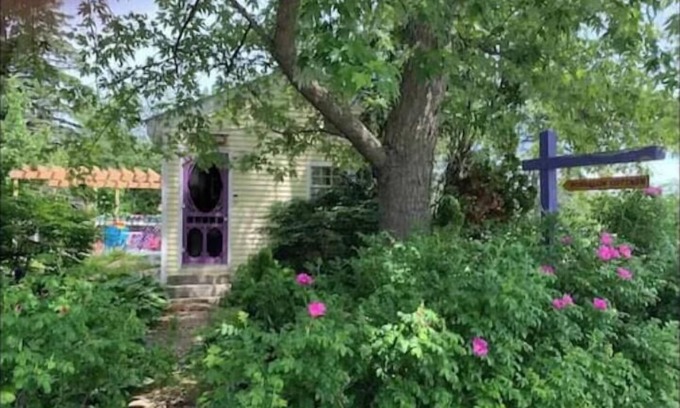 Denmark Cottage | Lemon Drop Cottage Enjoy "Vacationland" in our cozy cottage. Dog Friendly!!