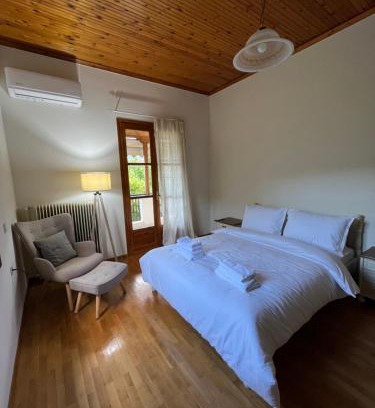 Leonidio Maison | Lemon Tree House