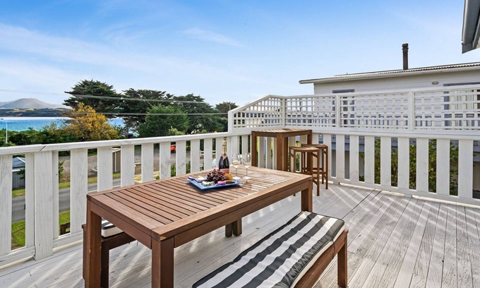 Palliser Bay Maison | Lendale Bach - Lake Ferry Holiday Home